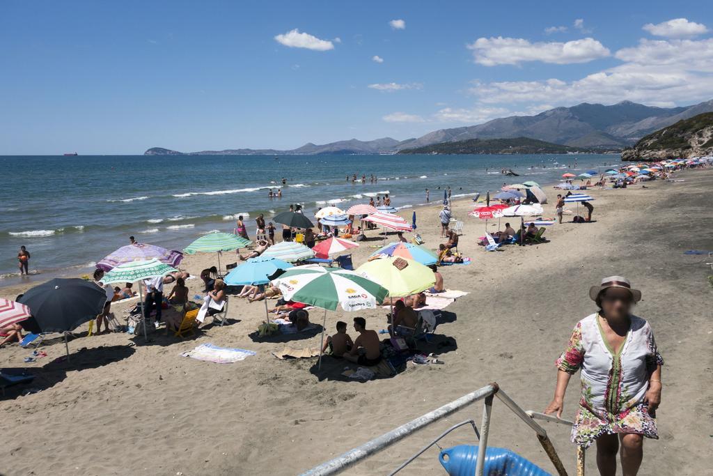 Livingapple Beach Минтурно Екстериор снимка